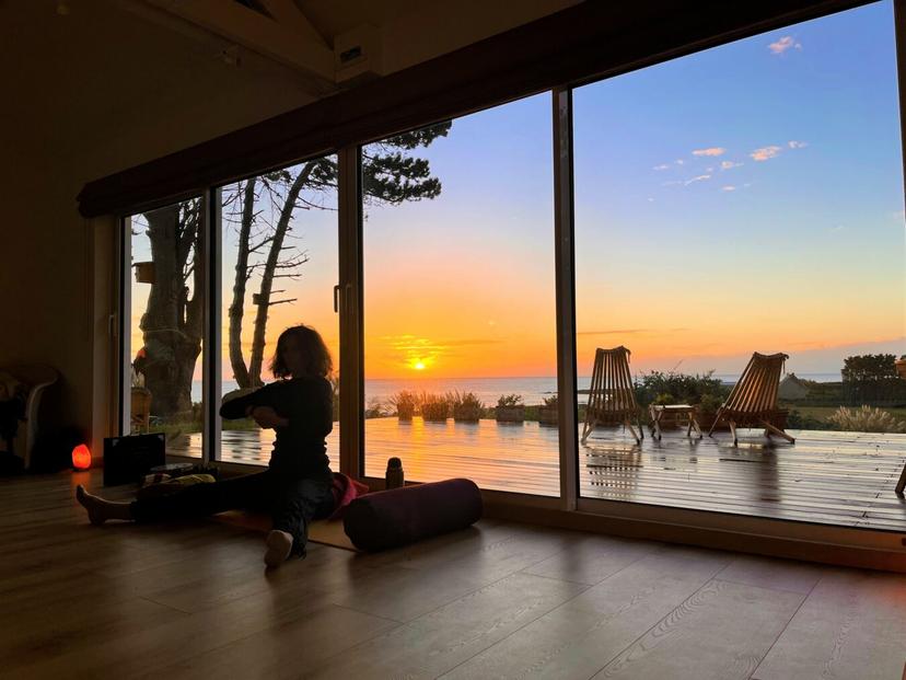 Retraite yoga, randonnée, massage face à la mer