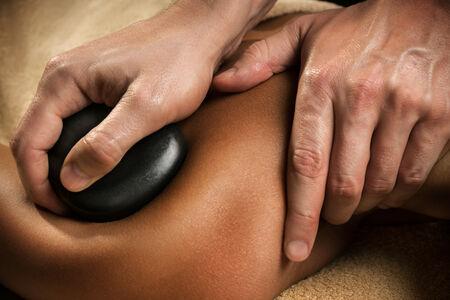 Formation au massage aux pierres chaudes et semi-précieuses